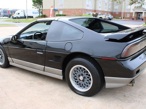 Used 1987 Pontiac Fiero GT RWD image 5