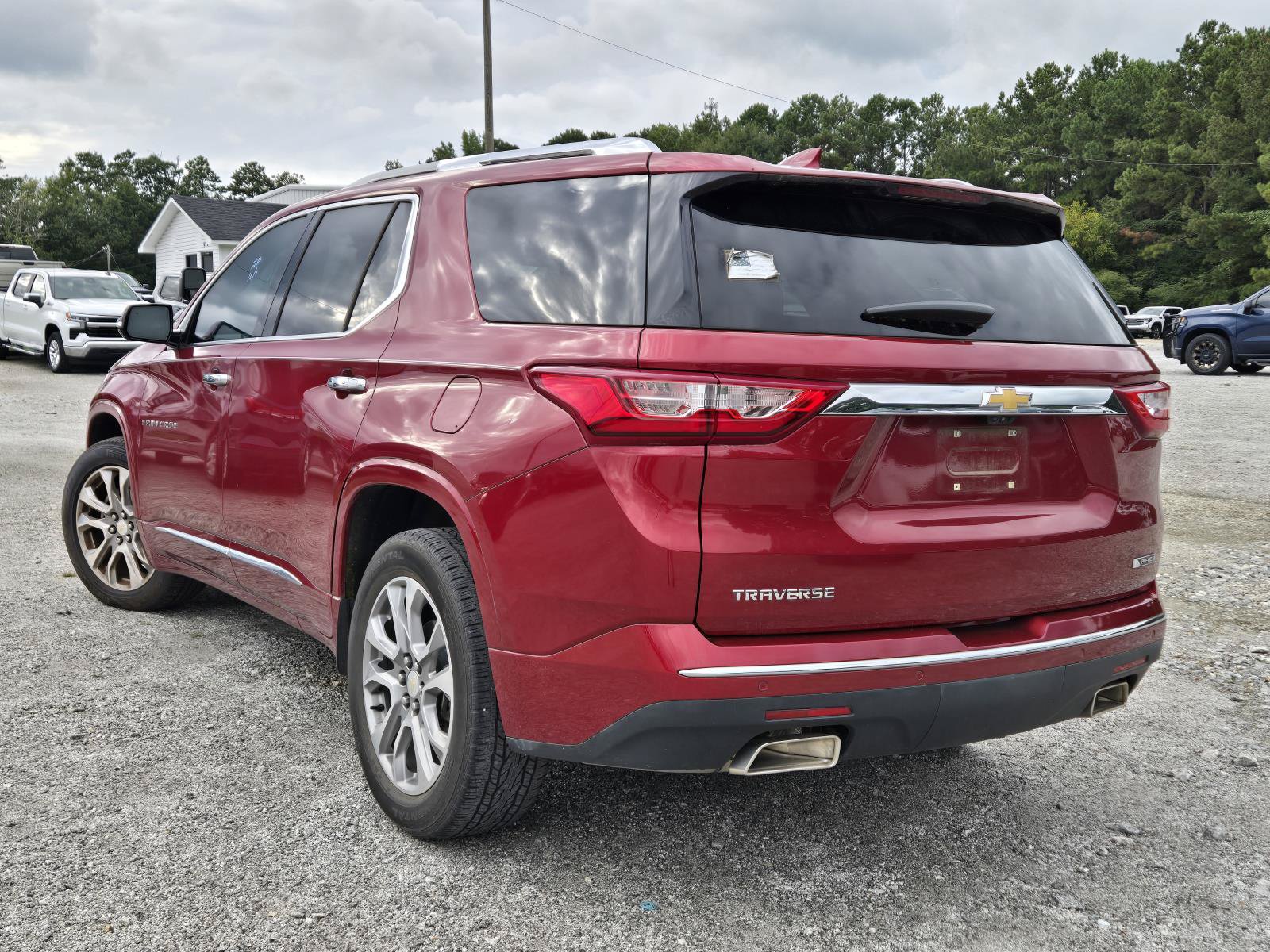 Used 2018 Chevrolet Traverse Premier w/ Driver Confidence II Package FWD image 6