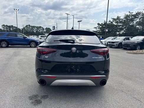 Used 2022 Alfa Romeo Stelvio Ti image 4