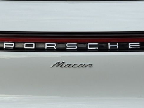 Certified 2024 Porsche Macan image 26