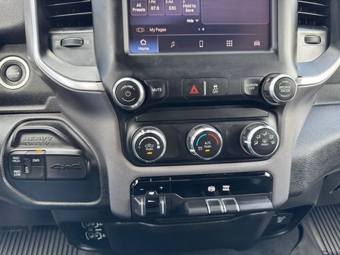 Used 2022 RAM 2500 Big Horn w/ Cold Weather Group AWD/4WD image 23
