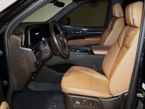 Used 2022 Cadillac Escalade Sport w/ Touring Package image 39