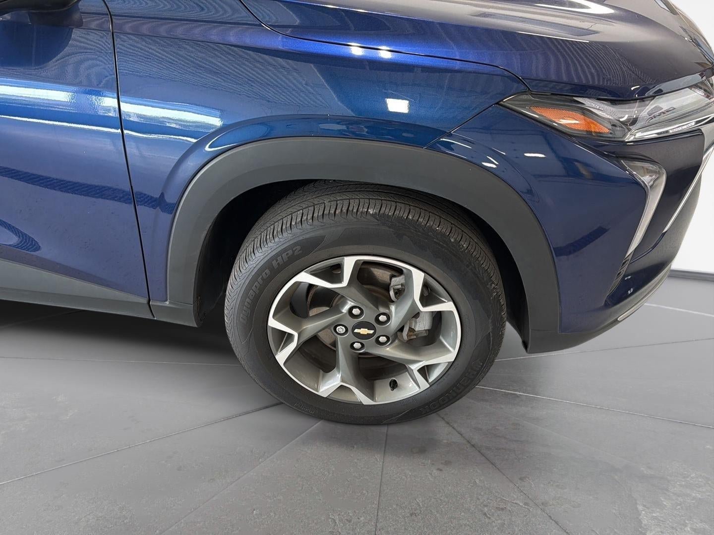 Used 2024 Chevrolet Trax LT w/ Driver Confidence Package FWD image 3