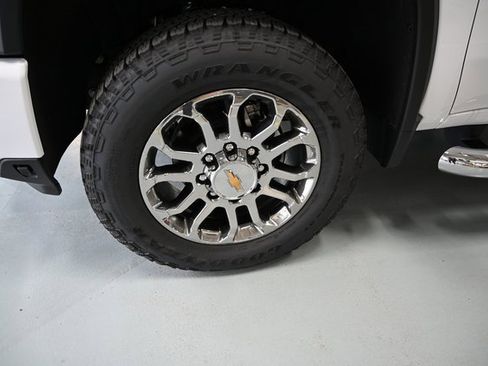 New 2026 Chevrolet Silverado 2500 LT w/ Z71 Chrome Sport Edition image 29