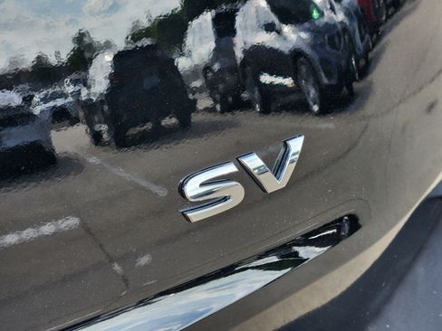 Used 2021 Nissan Rogue SV image 13