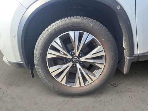 Used 2023 Nissan Rogue SV image 14