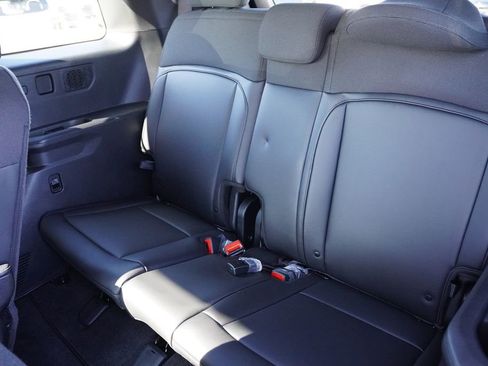 New 2027 Kia Telluride S image 12