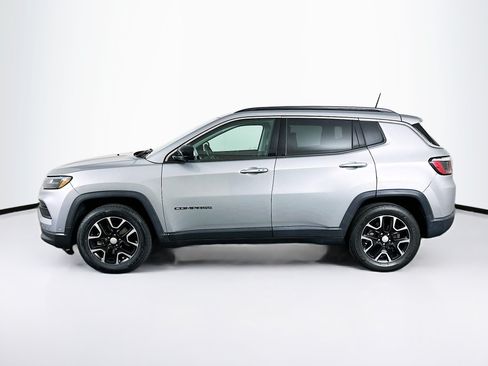 Used 2022 Jeep Compass Latitude w/ Sun and Sound Group FWD image 4