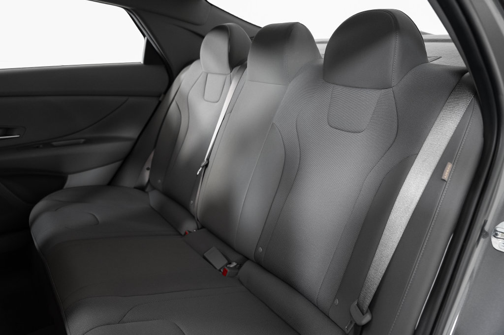 Certified 2026 Hyundai Elantra SE FWD image 22