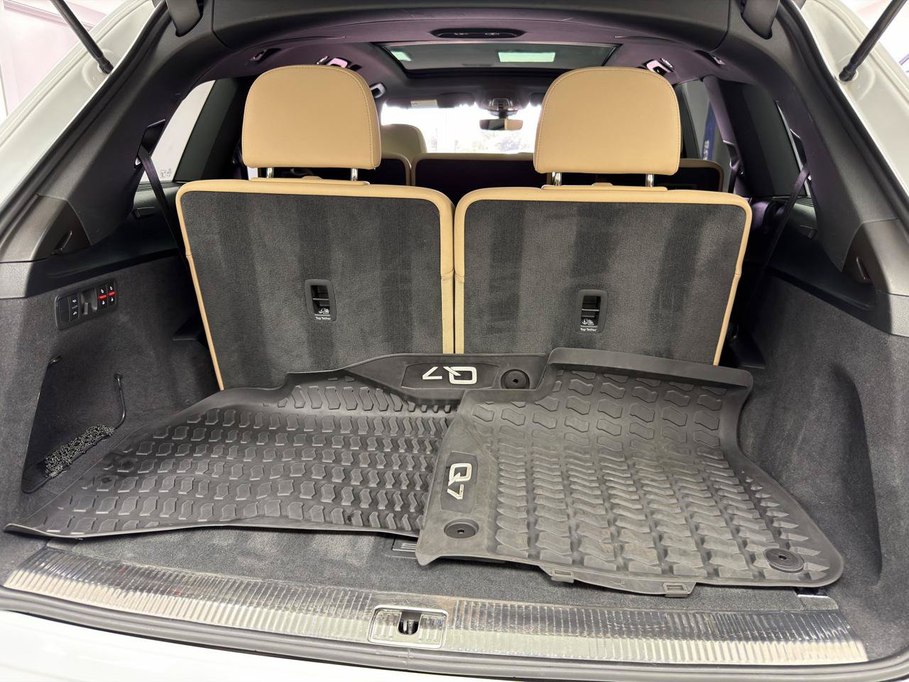 Used 2023 Audi Q7 3.0T Prestige w/ Prestige Package AWD/4WD image 36
