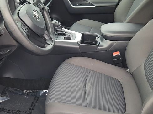 Used 2025 Toyota RAV4 LE AWD/4WD image 27