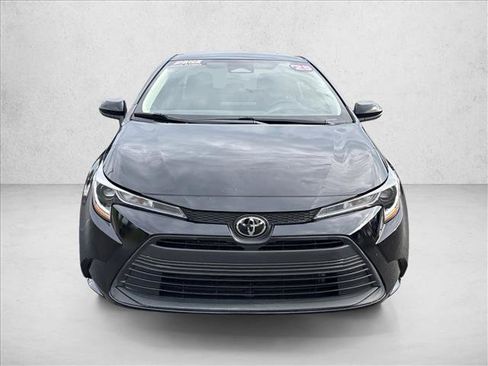 Certified 2025 Toyota Corolla LE FWD image 2