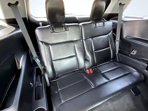 Certified 2021 Ford Explorer XLT w/ Equipment Group 202A image 28