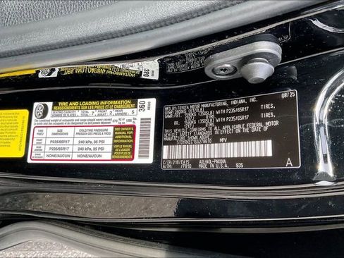 Used 2025 Toyota Sienna XLE image 14