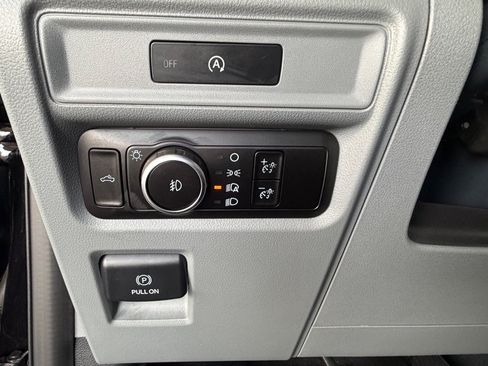 Used 2025 Ford F150 XLT w/ Equipment Group 301A Standard AWD/4WD image 17