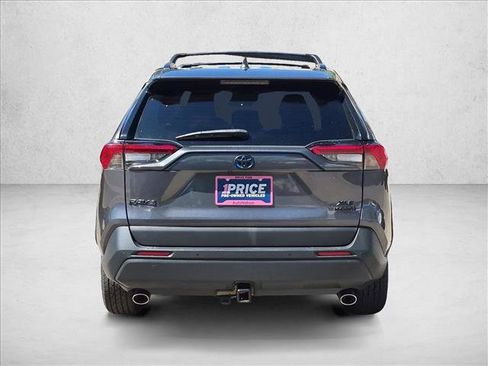 Used 2021 Toyota RAV4 XLE Premium AWD/4WD image 7