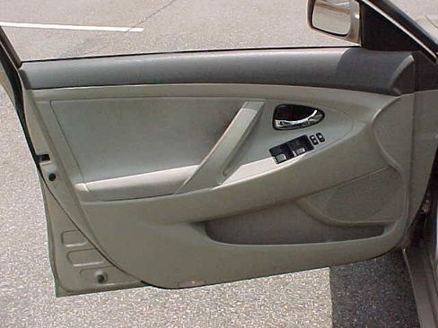 Used 2007 Toyota Camry LE FWD image 18
