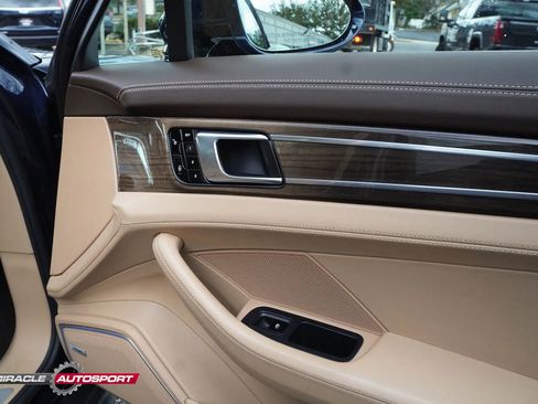 Used 2017 Porsche Panamera 4S image 27