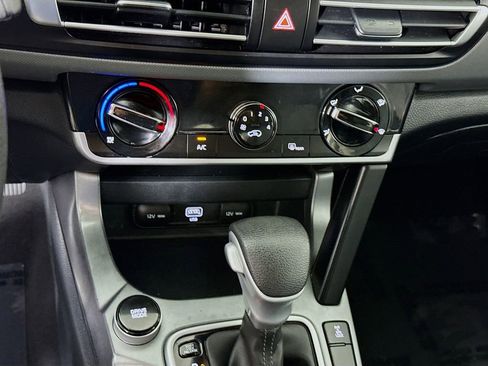Used 2023 Kia Seltos LX AWD/4WD image 7