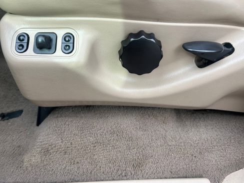 Used 2002 Ford F150 Lariat image 12