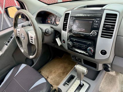 Used 2017 Nissan Frontier SV image 29