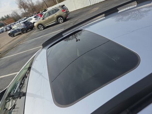 Used 2024 Subaru Crosstrek 2.0i Premium image 13