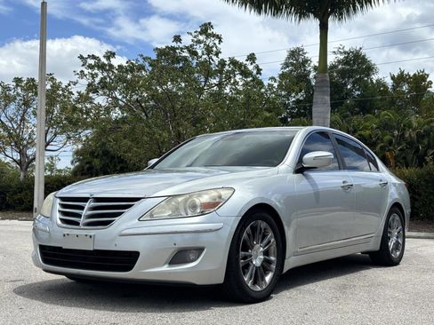 Used 2009 Hyundai Genesis 4.6 w/ Technology Pkg 5 image 2