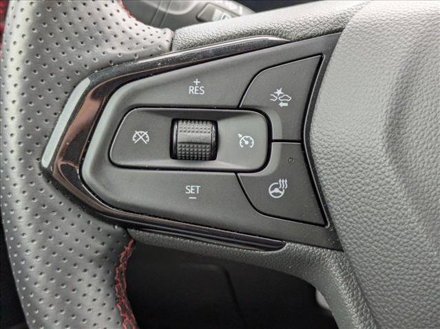 Used 2024 Chevrolet Trax RS w/ Sunroof Package FWD image 5