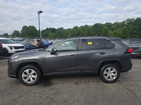 Used 2021 Toyota RAV4 LE AWD/4WD image 4