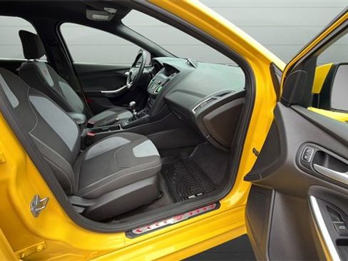 Used 2018 Ford Focus ST image 20