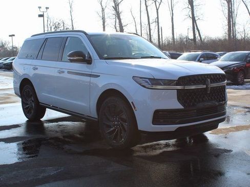 New 2026 Lincoln Navigator Reserve w/ Jet Appearance Package AWD/4WD image 1