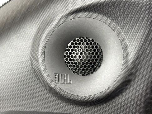 Certified 2025 Toyota Sienna Platinum image 30