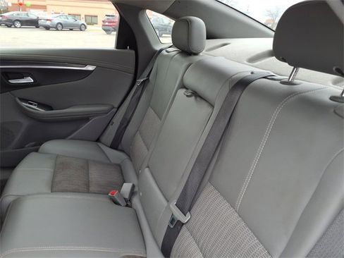 Used 2019 Chevrolet Impala LT image 17