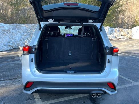 Used 2023 Toyota Highlander XSE image 25
