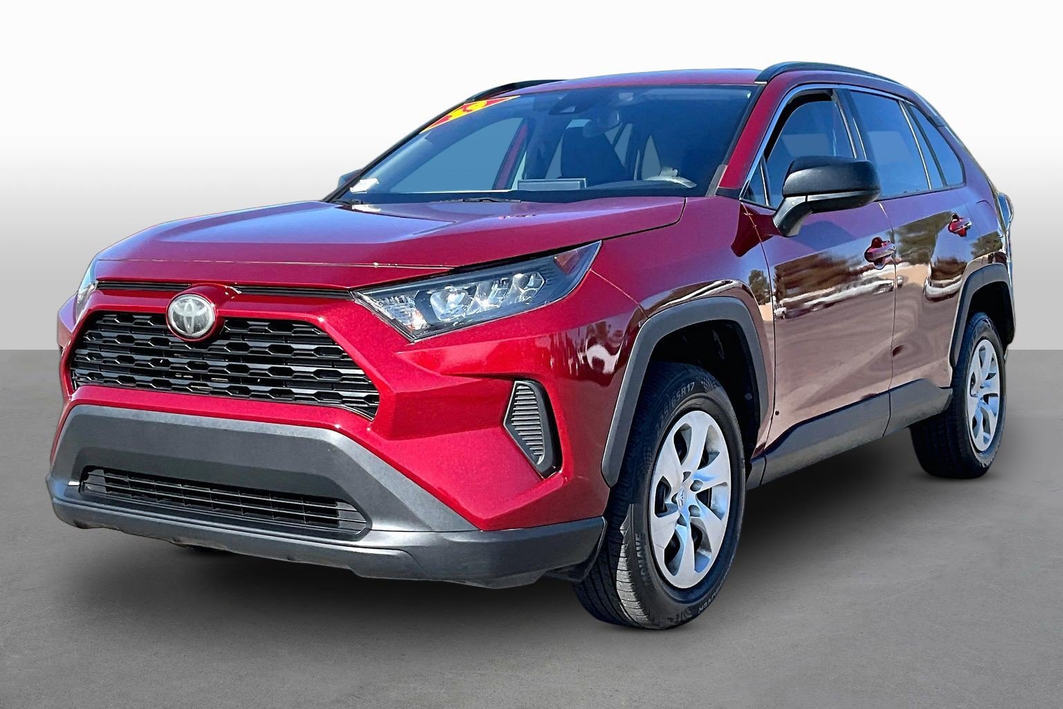 Used 2019 Toyota RAV4 LE w/ Carpet Mat Package FWD image 1