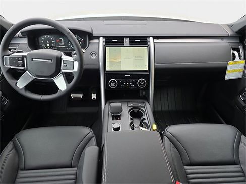 New 2026 Land Rover Discovery Limited Edition image 9