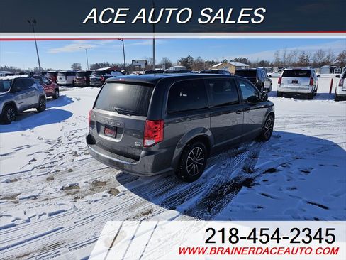 Used 2019 Dodge Grand Caravan GT image 4