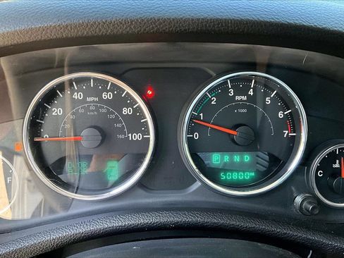 Used 2017 Jeep Wrangler Sport w/ Connectivity Group AWD/4WD image 11