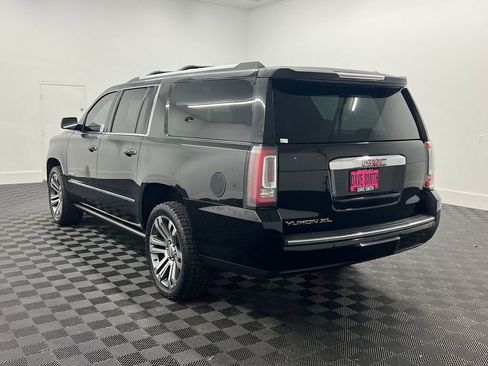 Used 2018 GMC Yukon XL Denali w/ Denali Ultimate Package image 3