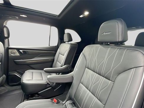 New 2026 Buick Enclave Avenir w/ Super Cruise Package image 18