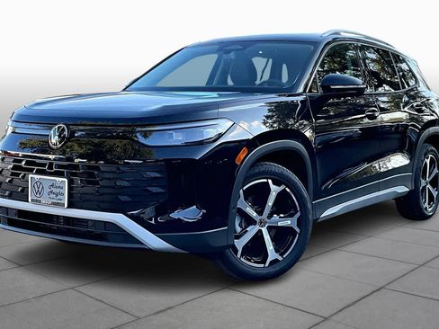 New 2026 Volkswagen Tiguan SE image 1