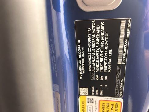 Used 2025 Aston Martin V8 Vantage Base image 25