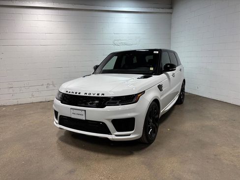 Used 2018 Land Rover Range Rover Sport HSE Dynamic image 2