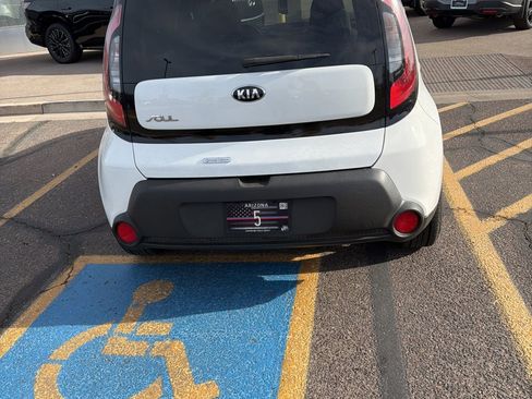 Used 2015 Kia Soul FWD image 4