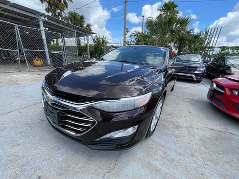 Used 2020 Chevrolet Malibu LT FWD image 2