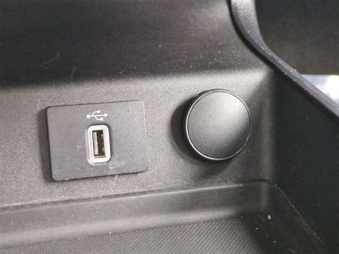 Used 2017 Ford Fusion Titanium image 30