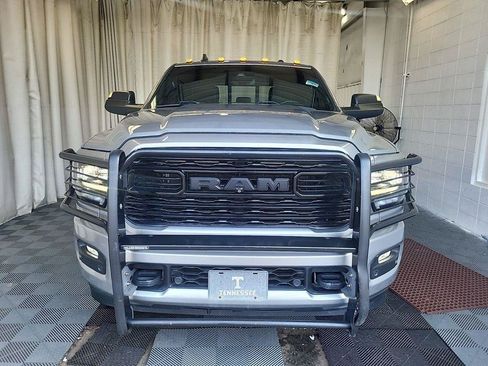Used 2022 RAM 2500 Limited AWD/4WD image 2