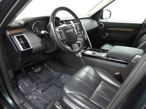 Used 2017 Land Rover Discovery HSE image 19