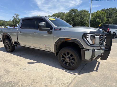 Used 2025 GMC Sierra 2500 AT4 w/ AT4 Premium Plus Package AWD/4WD image 4