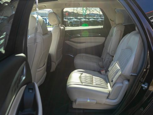 Used 2023 Buick Enclave Avenir image 14